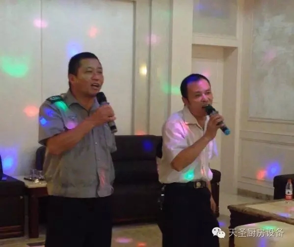 门卫大叔们,不输歌喉