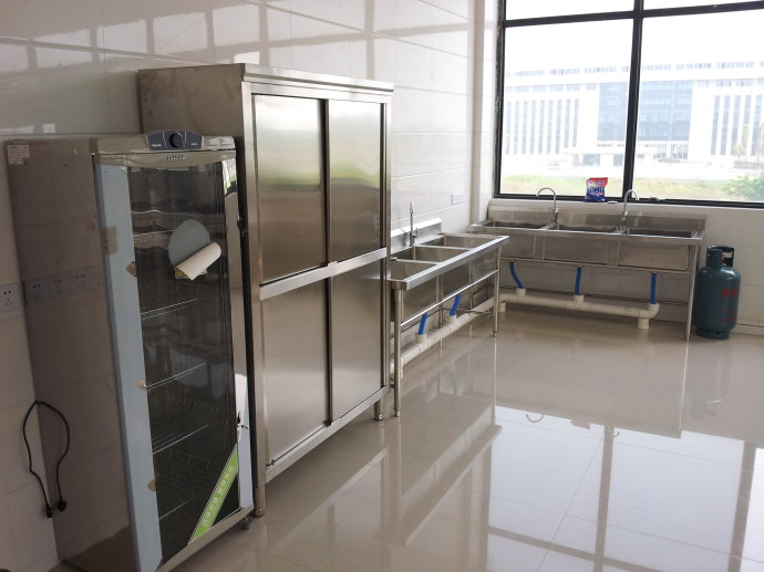 50-150人学校食堂需要哪些厨房设备？