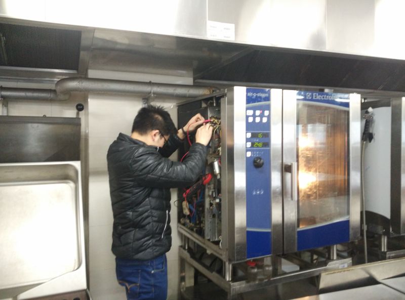 型精细设备（万能蒸烤箱）